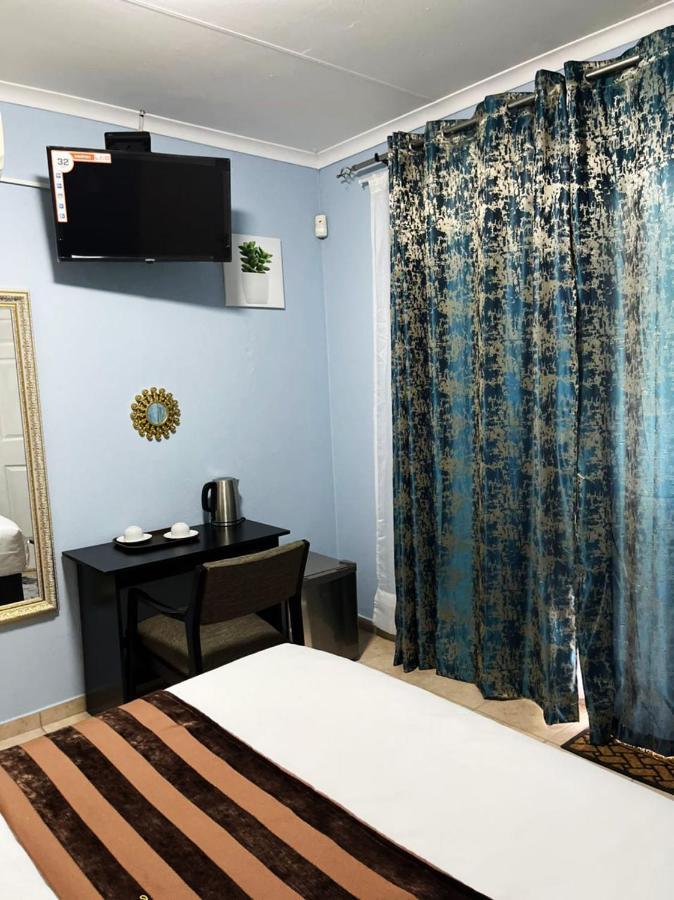 La-Nuel Guest Lodge Boksburg Exteriör bild
