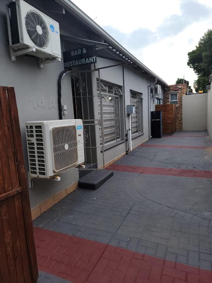 La-Nuel Guest Lodge Boksburg Exteriör bild