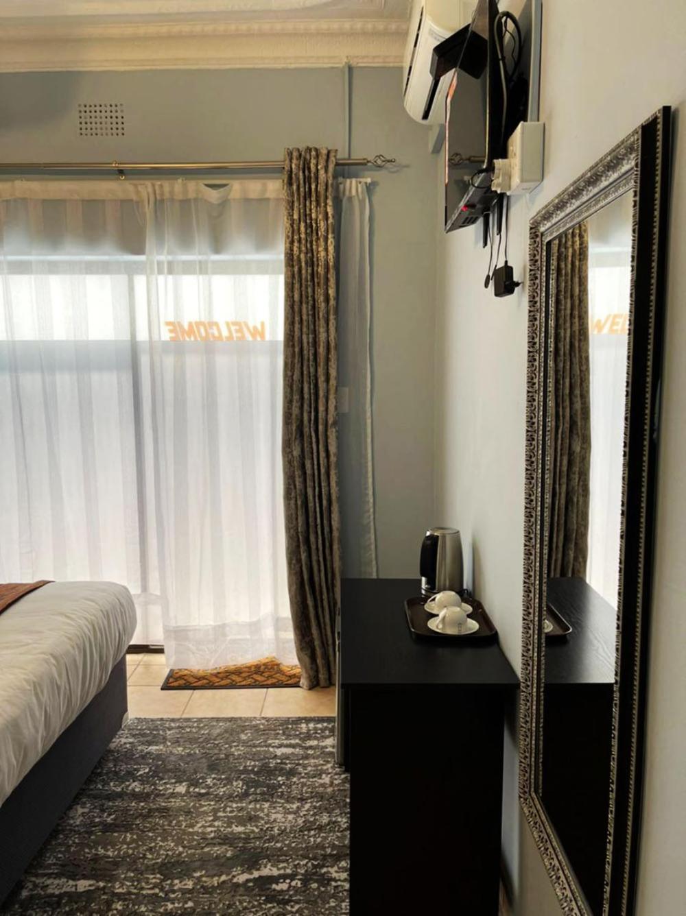 La-Nuel Guest Lodge Boksburg Exteriör bild